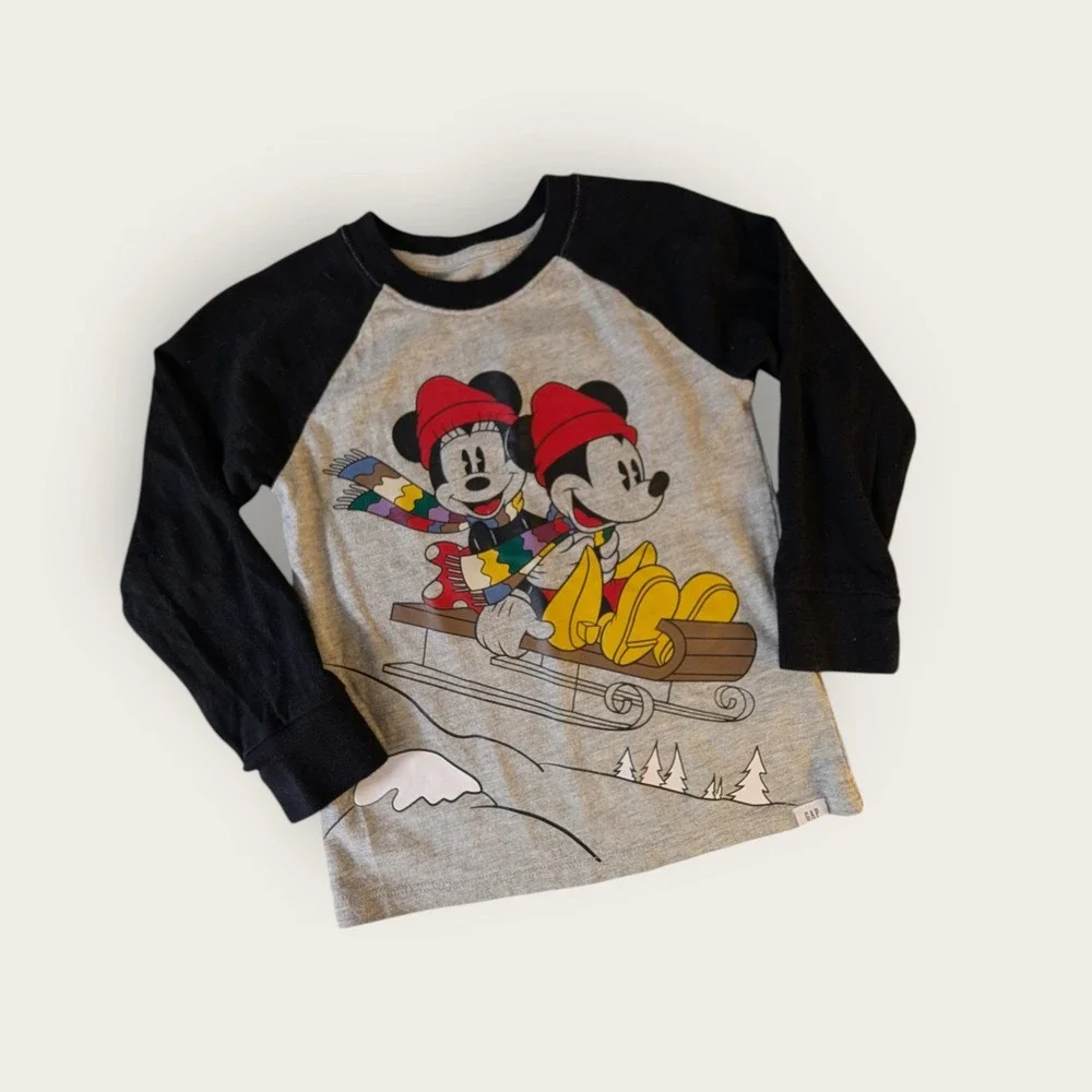 Baby Gap Disney Sledding Raglan Shirt 4T Gray Black Christmas